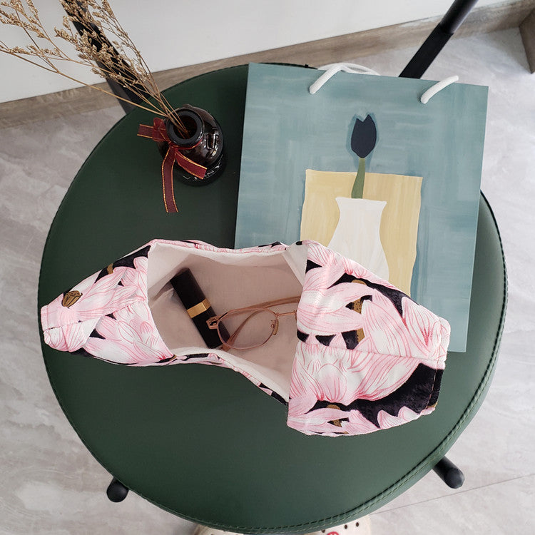 Knot Bag Wrist Bag - Lotus Pattern – Pick Packs