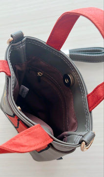 mis zapatos Phone Pouch
