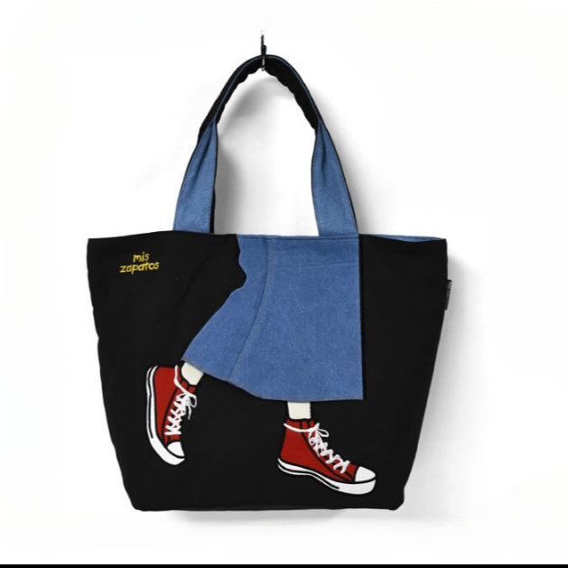 mis zapatos Large Tote